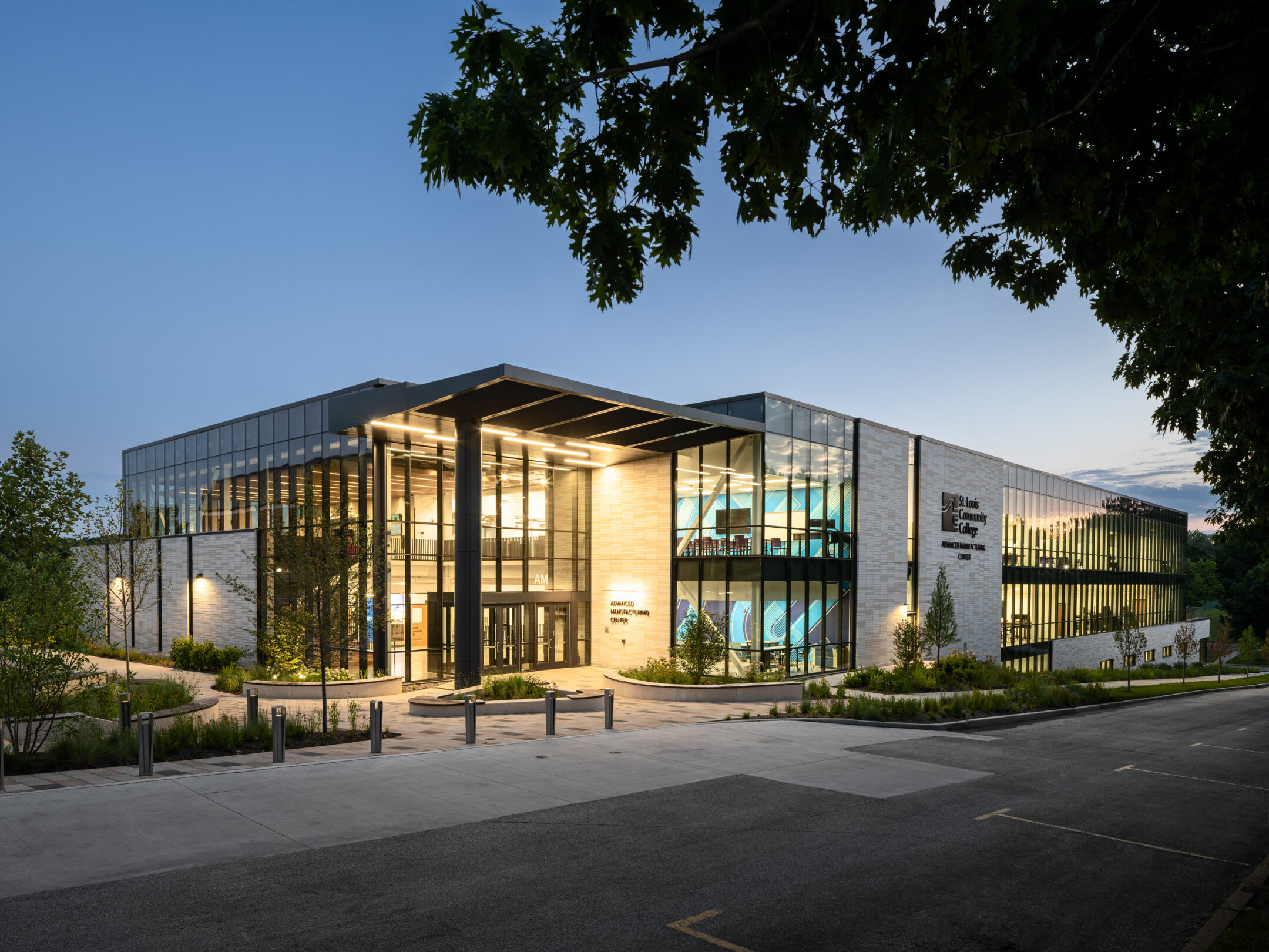 STLCC Florissant Valley Advanced Manufacturing Center